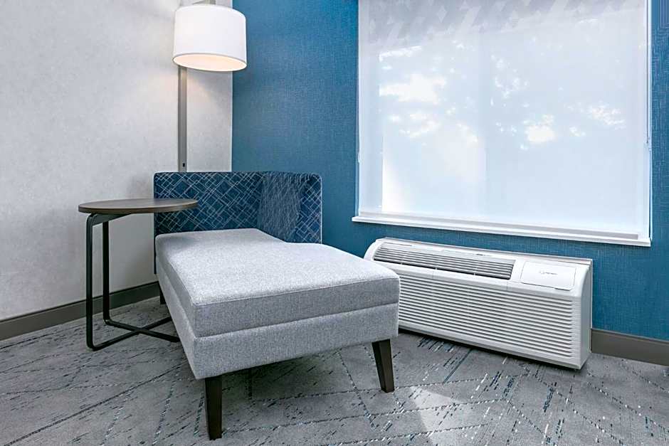 Holiday Inn Express Hotel and Suites Valparaiso By IHG