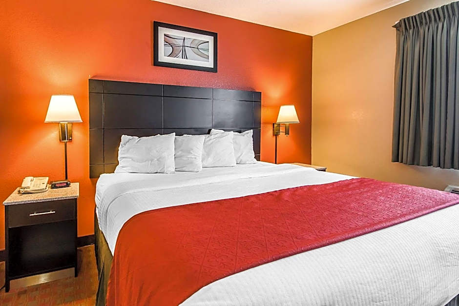 Quality Inn & Suites La Vergne