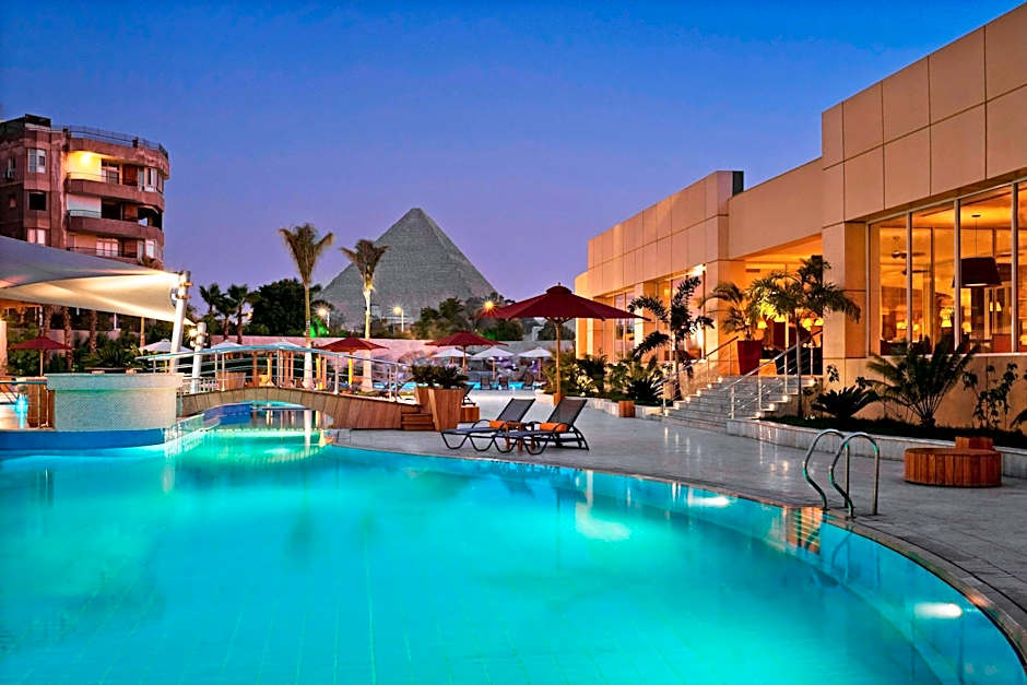 Le Meridien Pyramids Hotel & Spa