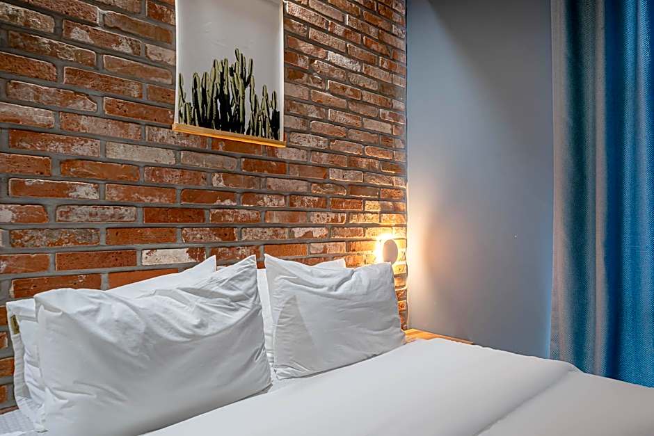 Brown Dot Hotel