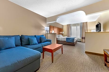 King Suite - Accessible/Non-Smoking