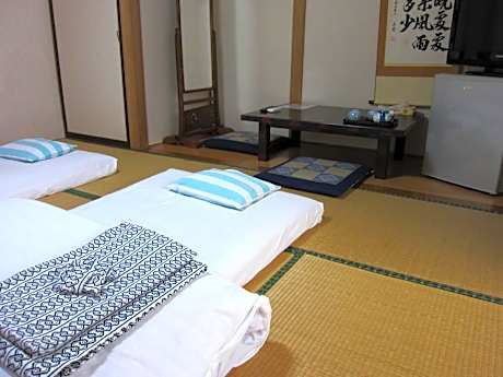 Japanese-Style Twin Room with Shared Bathroom - Non-Smoking