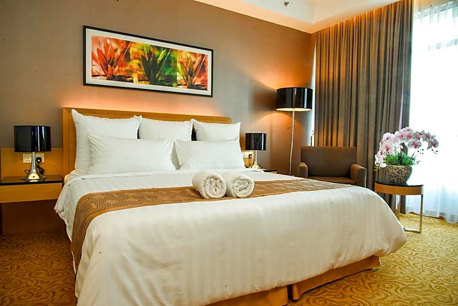 Tenera Hotel & Suites