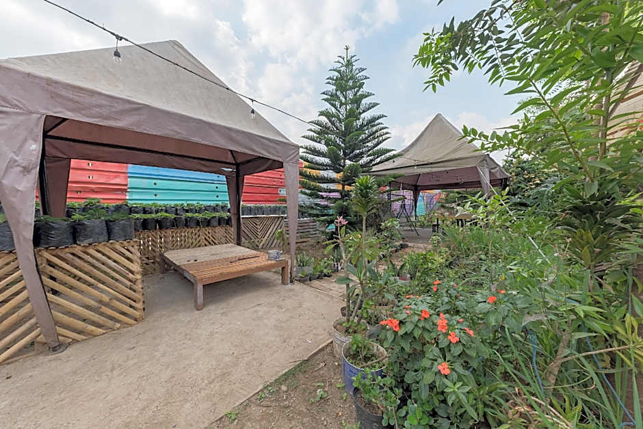 RedDoorz near Universitas Advent Indonesia