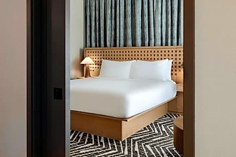 Concierge lounge access, 1 Bedroom Junior Suite, 1 King