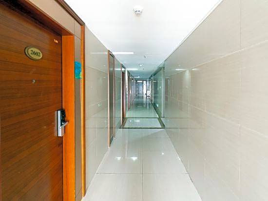Yulou Jindian Apartment (Guangzhou Folk Finance Haizhu Square Subway Station Branch)