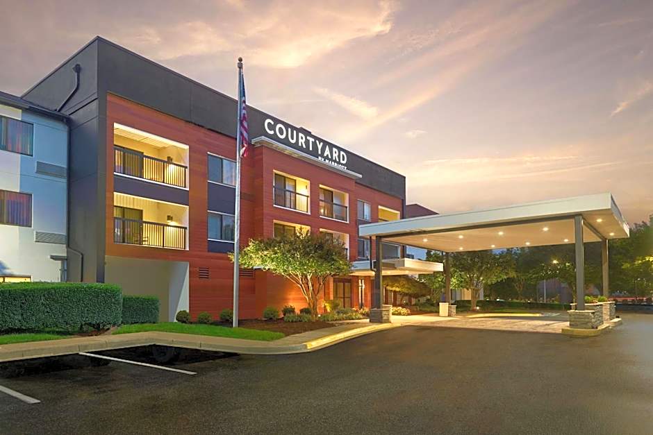 Courtyard by Marriott Frederick
