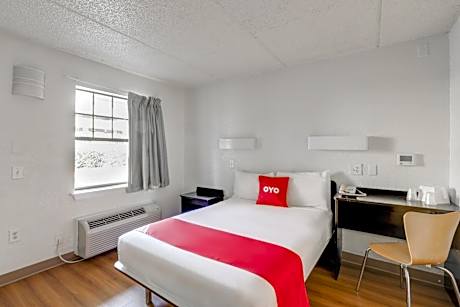 1 Bedroom Apartment with Kitchen