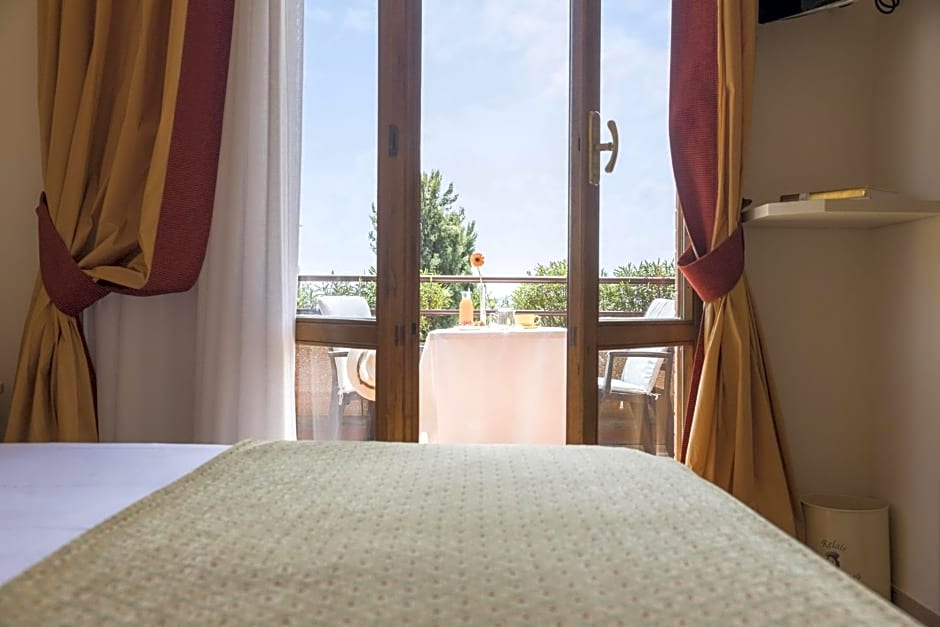 Relais Santa Chiara Hotel