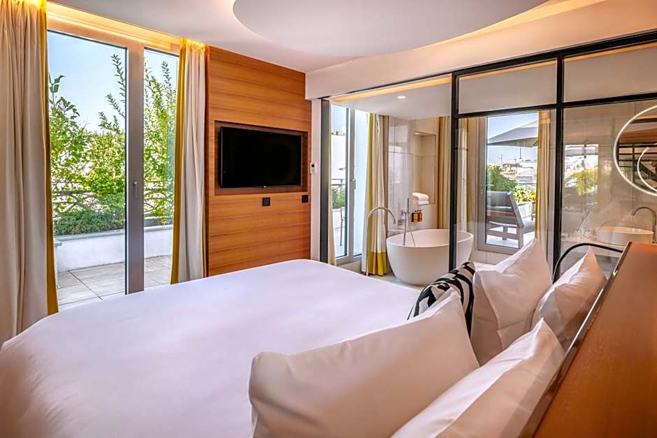 Renaissance by Marriott Paris Republique Hotel