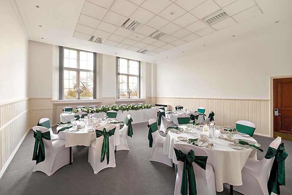 Stirling Highland Hotel- Part of the Cairn Collection