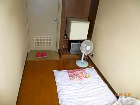 Japanese-Style Quadruple Room with Private Toilet - Non-Smoking - New Building