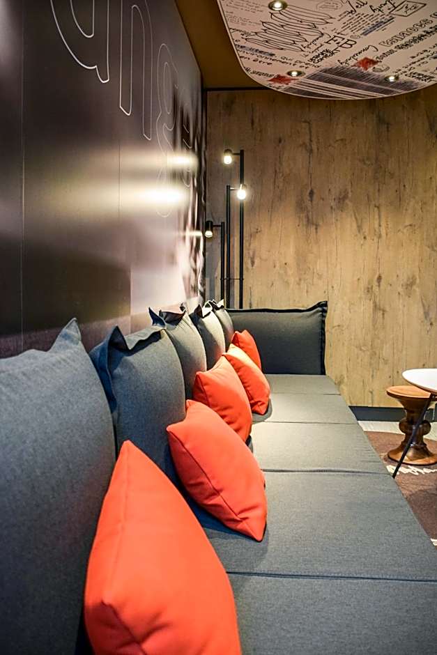 ibis Saint-Denis Stade Ouest