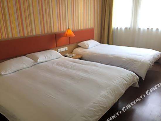Home Inn (Ningbo Railway Station Daqingqiao Metro Station)