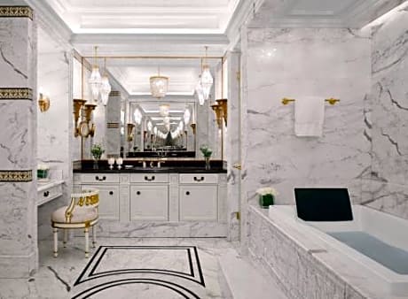 Presidential Suite, Royal Club Lounge access lounge access