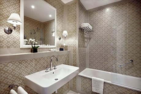 Classic Double Room (Standard Room).