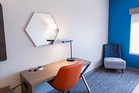 1 King Bed Suite