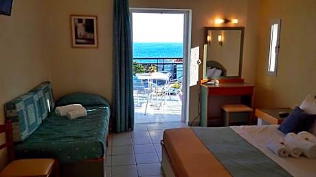 Standard Double or Twin Room with Sea View
