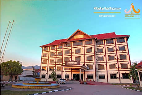 Mittaphap Hotel Oudomxay