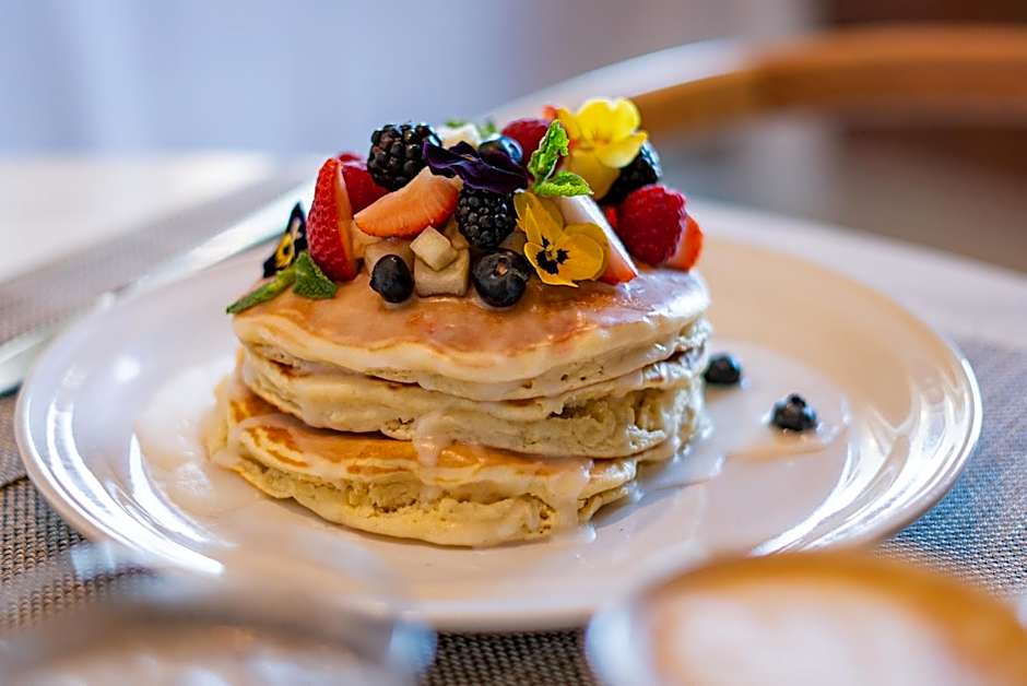 Flamboyan Hotel & Residences