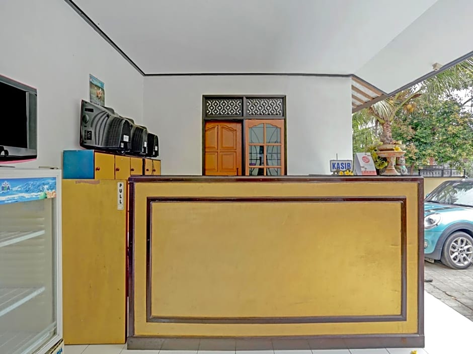 OYO 3096 Hotel Dewi Warsiki