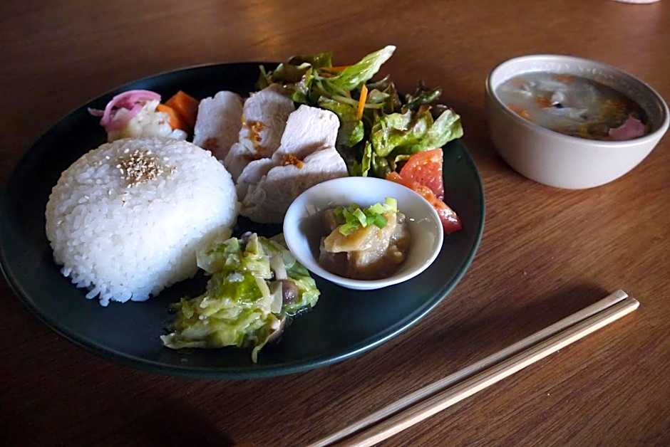 Hostel & Tatami Bar Uchikobare -内子晴れ-