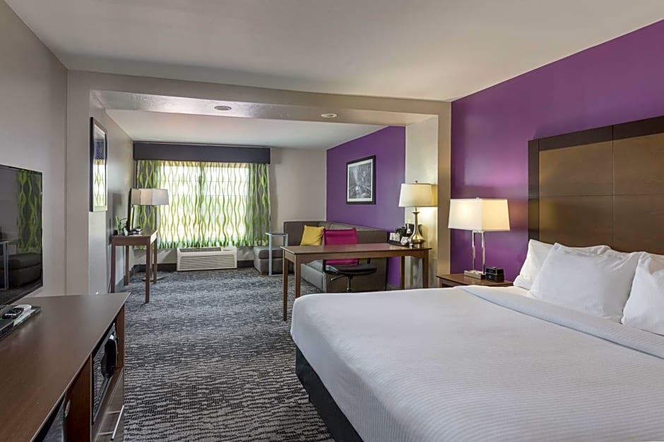 La Quinta Inn & Suites by Wyndham Visalia/Sequoia Gateway