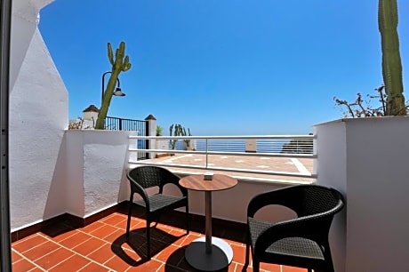 Junior Suite with Balcony - Non-Smoking