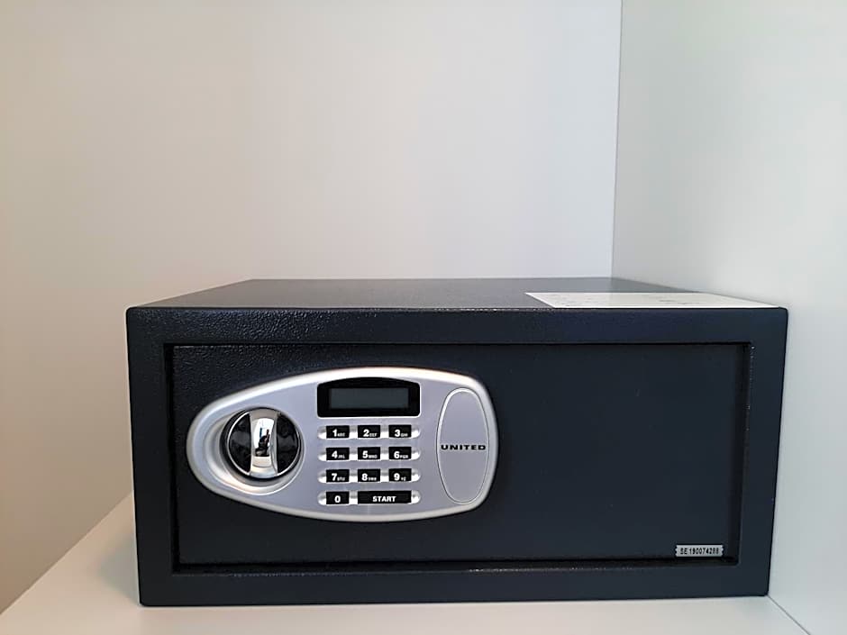 ATHENIAN MONTAZA HOTEL