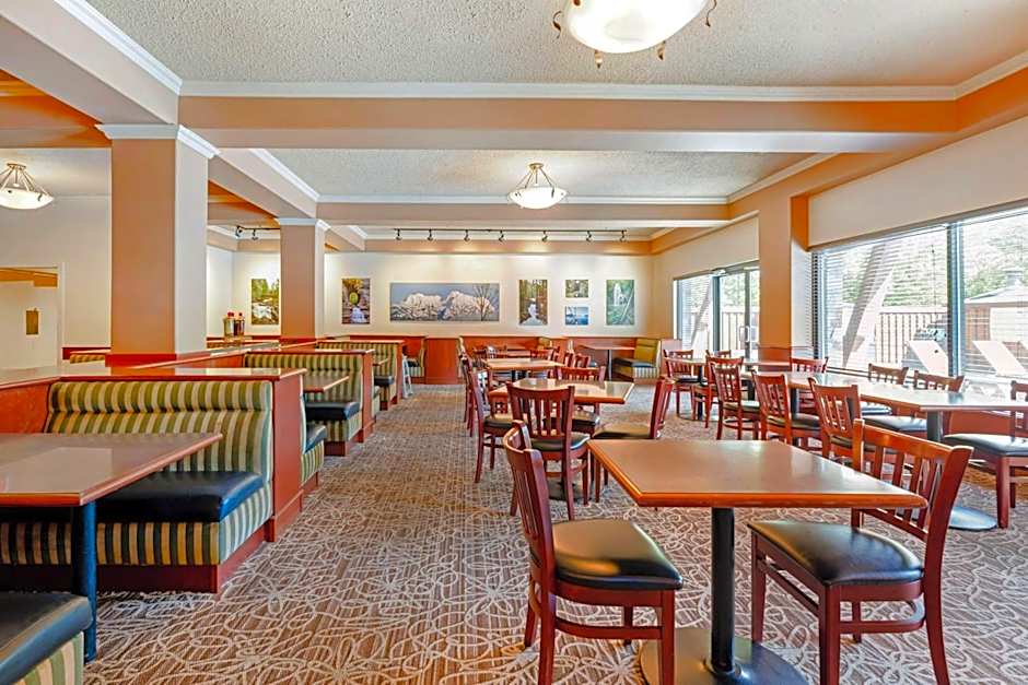 Best Western Plus Barclay Hotel