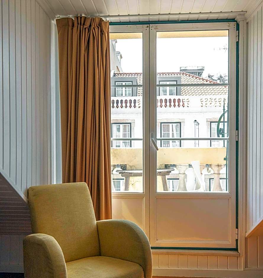 Grande Pensao Residencial Alcobia