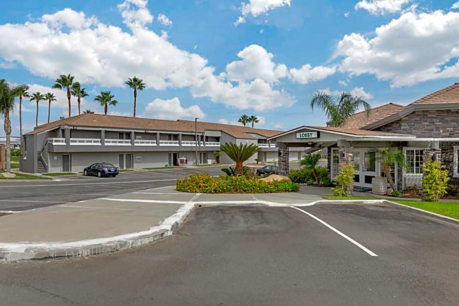 Quality Inn Kettleman City near Hwy 41