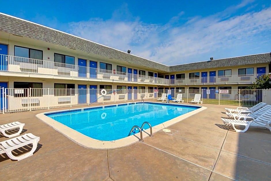 Motel 6-Wichita, KS - AIRPORT