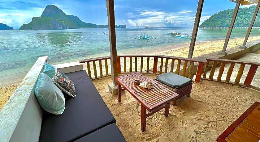 Golden Monkey Beach Hotel