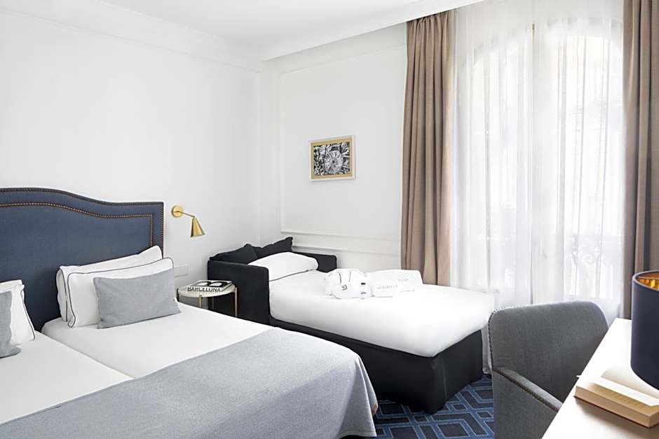 Hotel Midmost