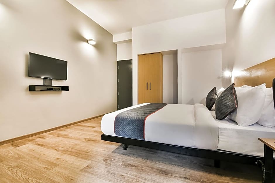 OYO Townhouse 182 Menka