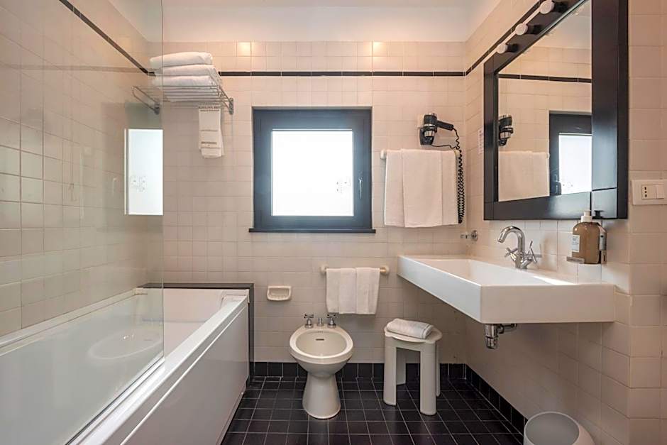 Sardegna Hotel - Suites & Restaurant