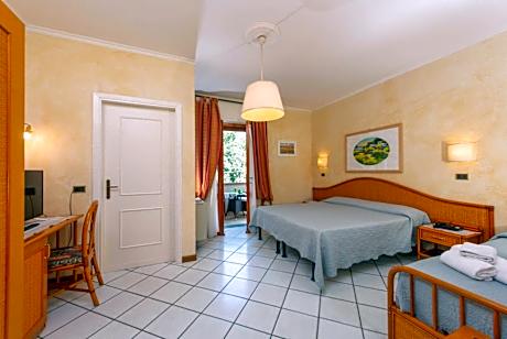 Classic Quadruple Room