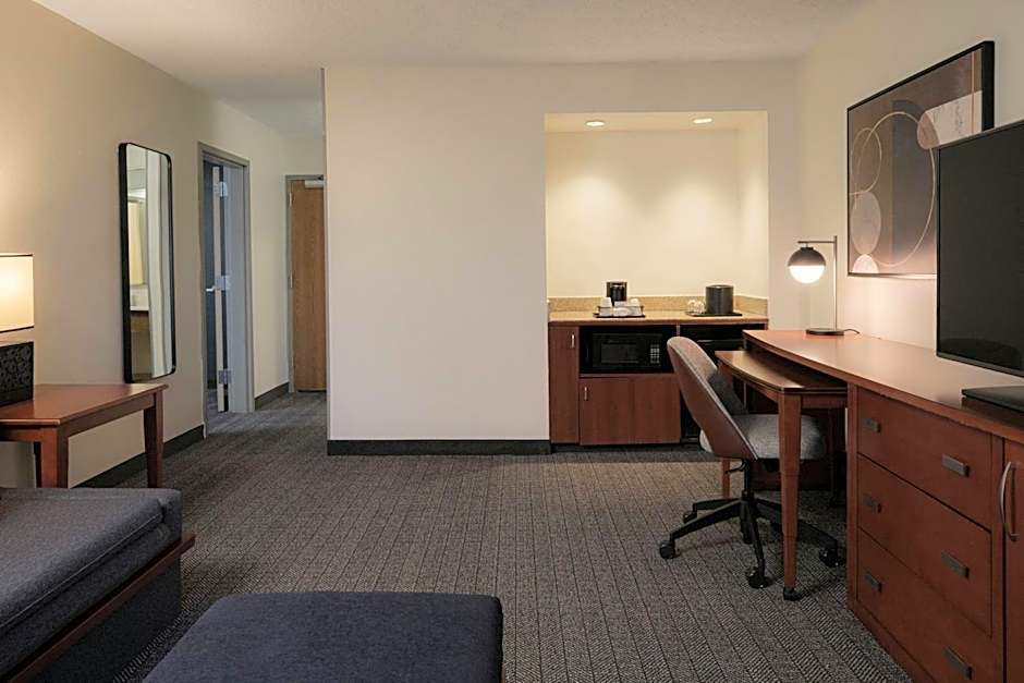 Courtyard by Marriott Louisville East