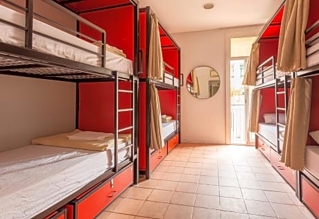 Bed in 8-Bed Mixed Dormitory Room