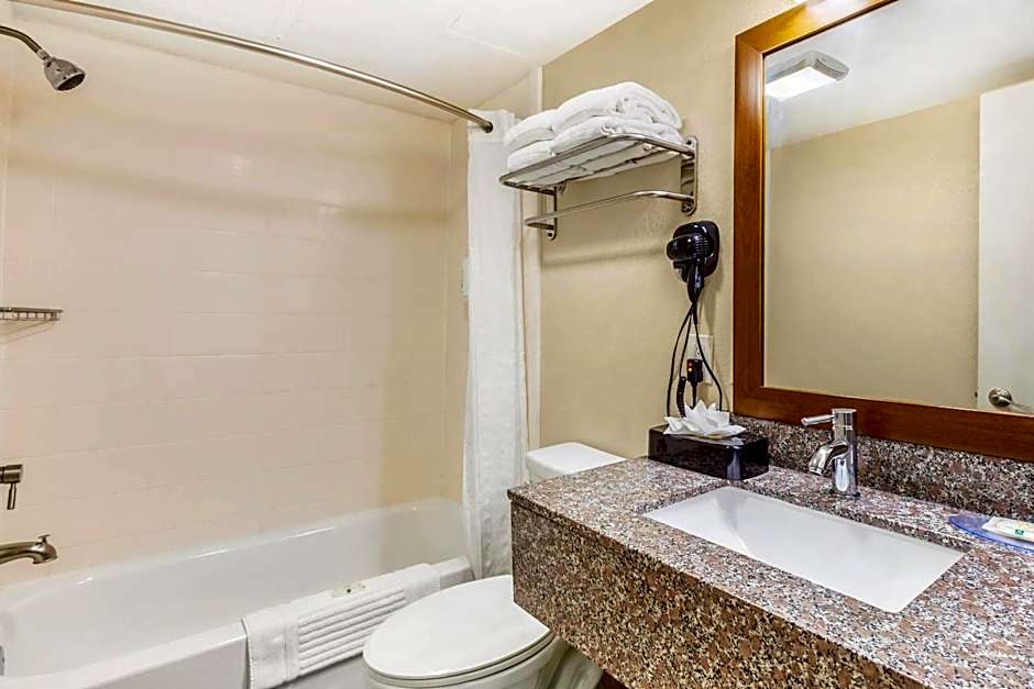 Quality Inn & Suites Spring Lake - Fayetteville near Fort Bragg
