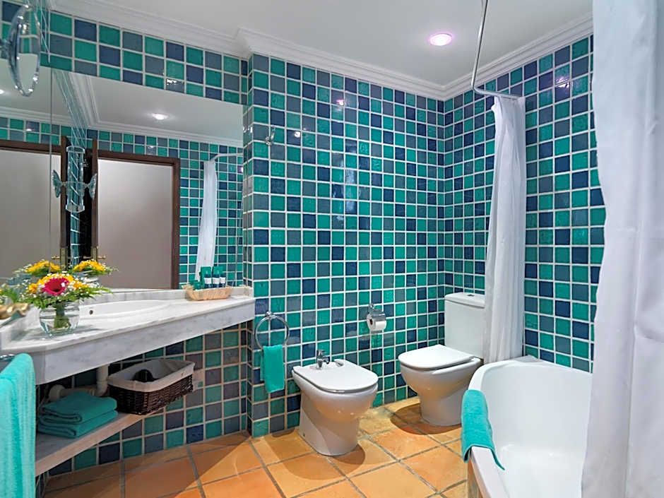 Regency Country Club, Apartments Suites