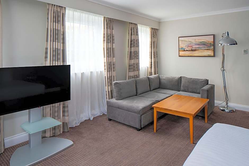 London Croydon Aerodrome Hotel, BW Signature Collection