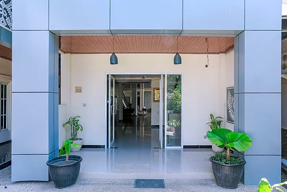 RedDoorz Plus at GNG Hotel El Tari Airport Kupang