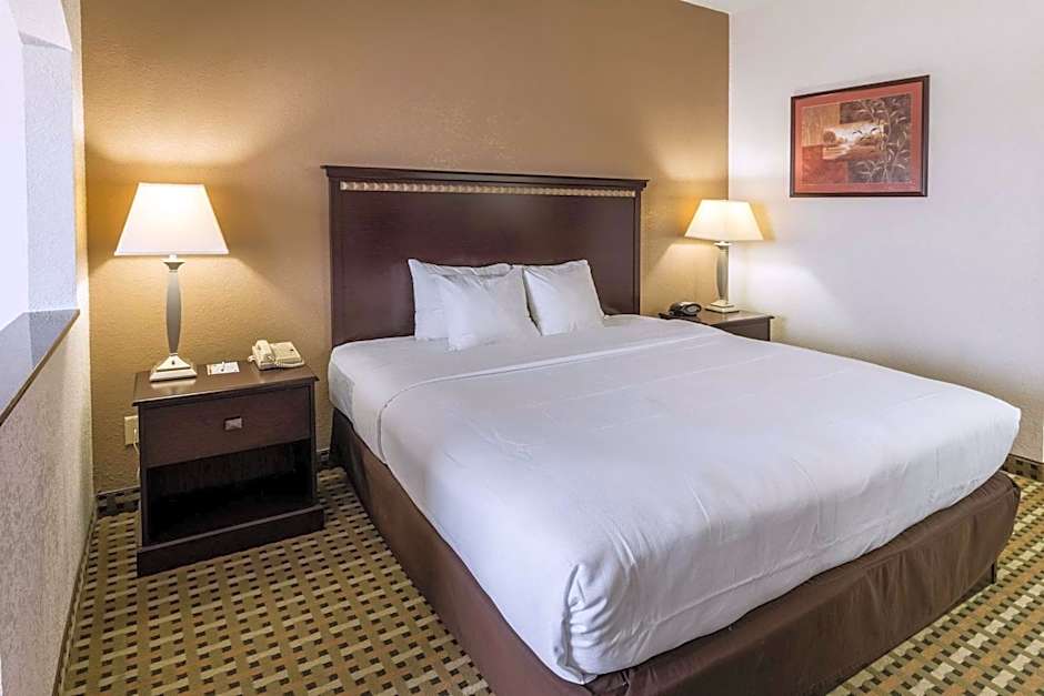 Quality Suites Burleson