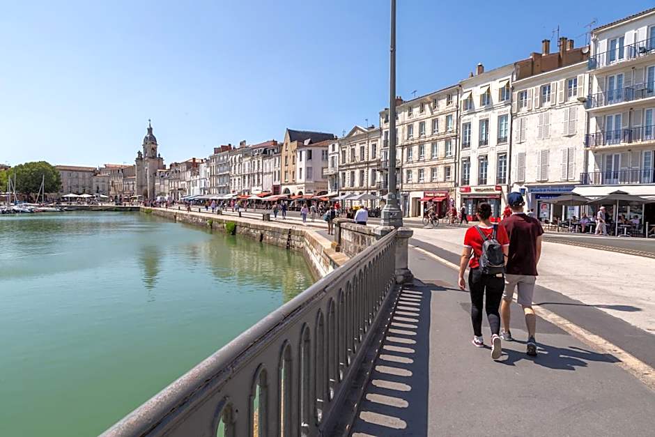 Tour de Nesle La Rochelle Vieux Port 3 etoiles