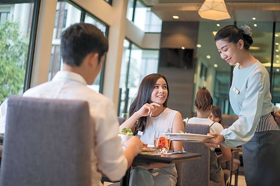 GreenVille Laguna Hotel