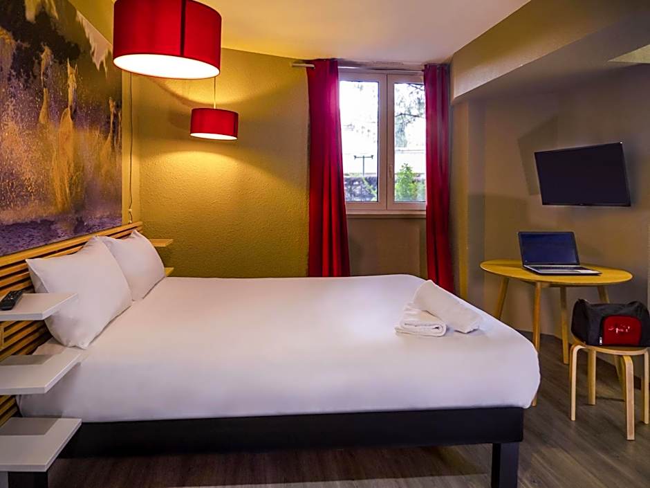 Ibis Arles