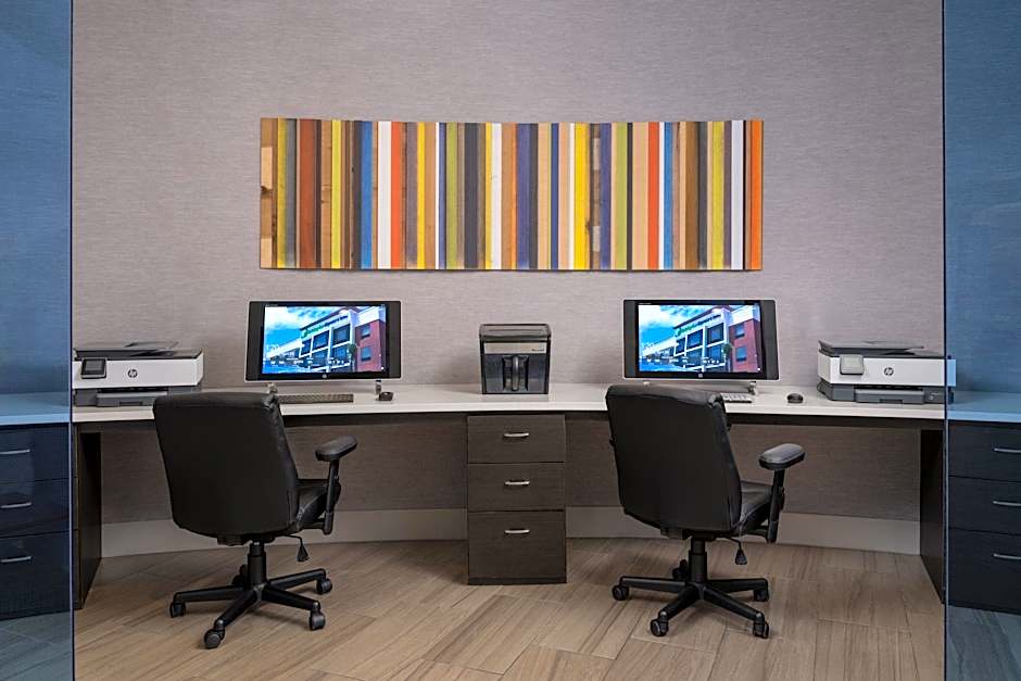 Holiday Inn Express & Suites Lakeland South By IHG