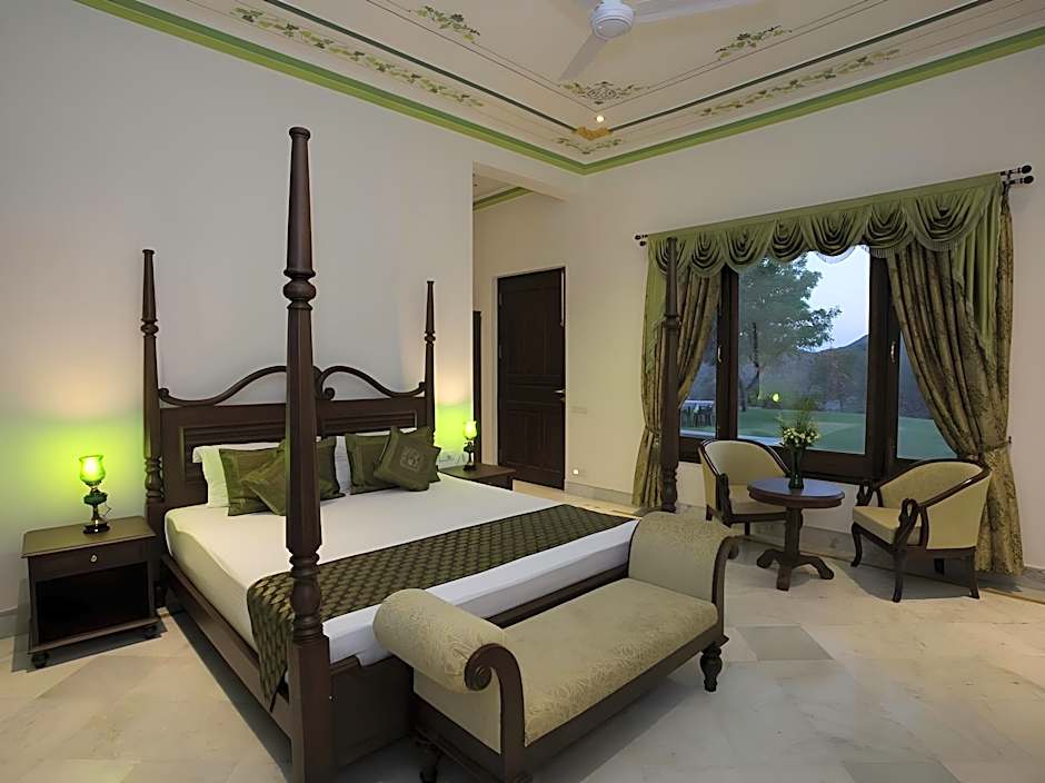 Devraj Villa - Luxury Pool Villa Udaipur